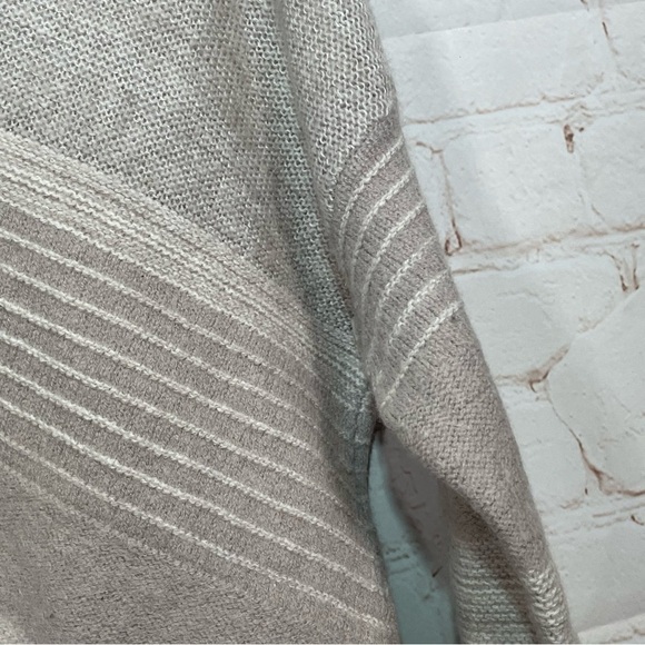 Express Sweater Womens XS Tan Merino Wool Mohair Blend Round Neck Lightweight - Picture 7 of 10